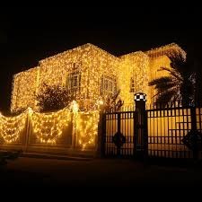 decorative-fairy-lights-are-giving-an-exotic-nightlife-ambiance-throughout-the-uae-cities-big-0