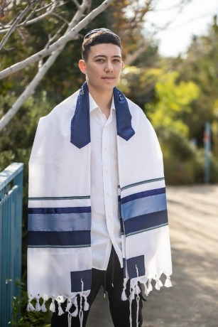 find-customizable-and-affordable-shipment-options-for-your-handmade-tallit-big-0