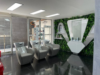 Best investment opportunity in Colombia - Profitable Hair Salon in Poblado Medellín