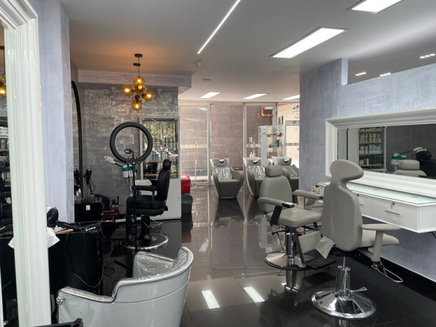 best-investment-opportunity-in-colombia-profitable-hair-salon-in-poblado-medellin-big-2