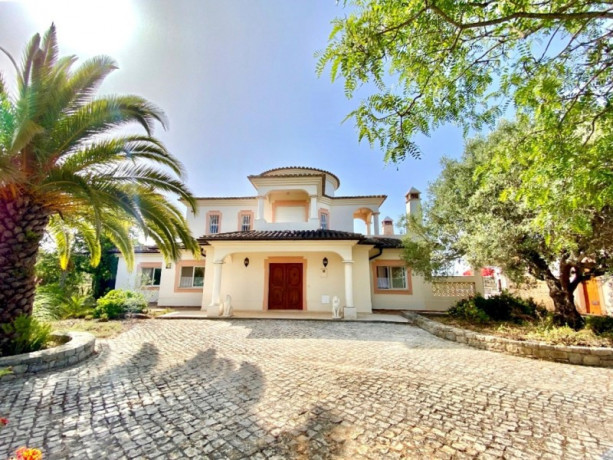 4-bedroom-house-for-sale-in-sunny-algarve-big-1