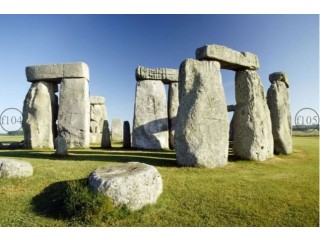 Find on-the-spot pickups with luxury chauffeur-driven AC minivans with Stonehenge tours