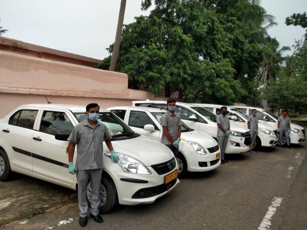 obtain-fully-trained-licensed-drivers-to-book-a-car-in-bhubaneswar-airport-big-1