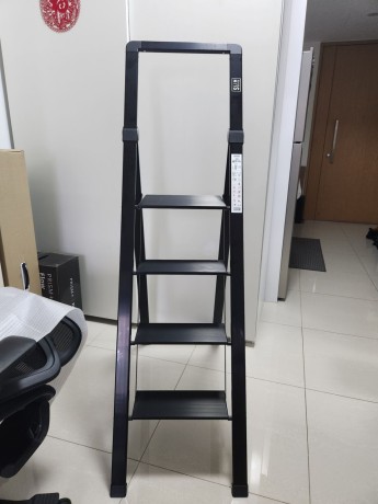 introducing-houze-slim-aluminium-4-tier-ladder-space-saving-solution-big-2