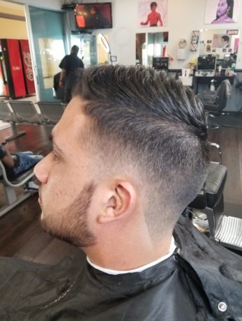 get-in-touch-with-professional-summerville-barbers-big-1