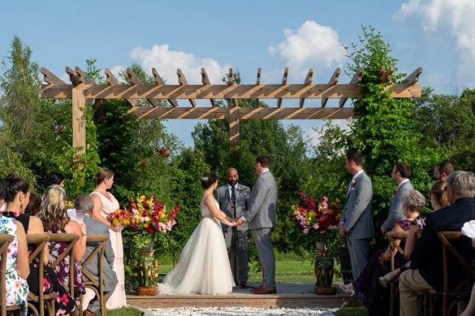 are-you-looking-for-the-best-romantic-barn-weddings-massachusetts-big-0