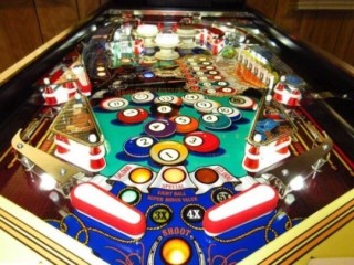 Eight Ball Deluxe Pinball Machine - Classic Fun Awaits!