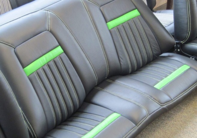 find-best-in-class-commercial-upholstery-service-for-convertible-or-vinyl-top-vehicles-big-0