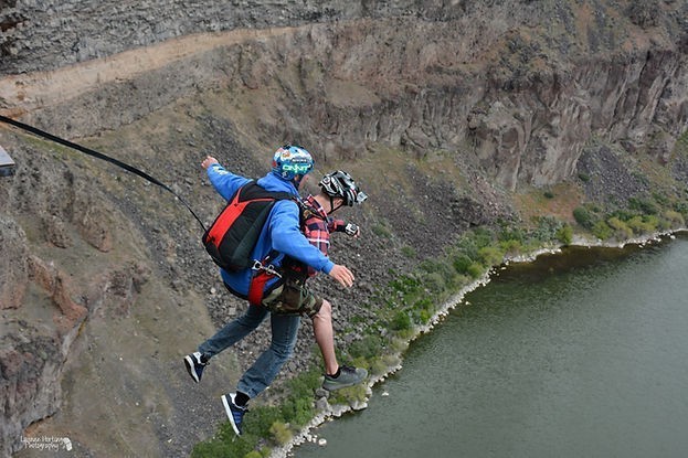 base-jump-parachute-big-0