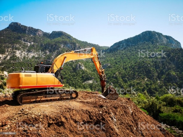 excavator-operator-training-courses-at-lesco-training-centre-in-secunda27769563077-big-0